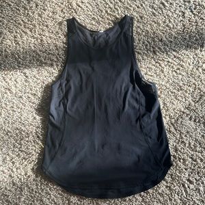 Lululemon Training top. No signs of peeling, very good condition!